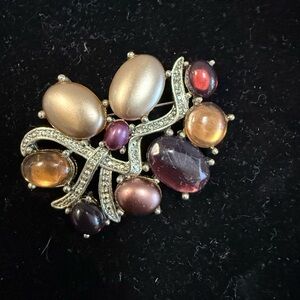Chic Multi-Stone Brooch in Gold and Purple